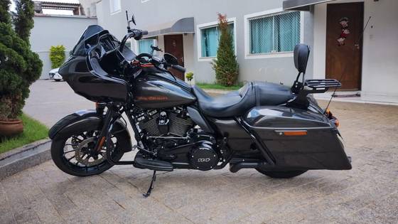 HARLEY-DAVIDSON ROAD GLIDE SPECIAL 